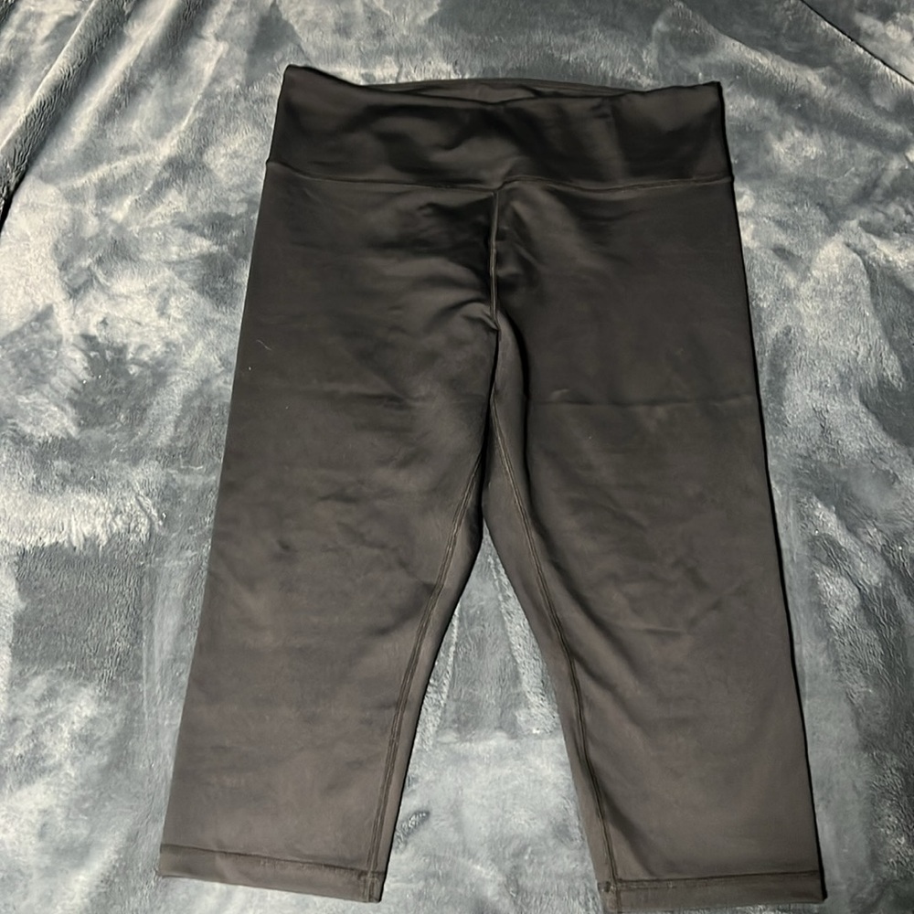 Women’s ZYIA active black crop leggings sz 14/16
